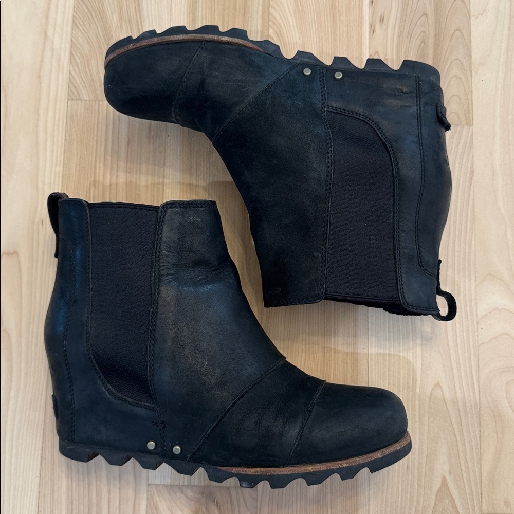 Sorel Black Wedge Ankle Boots 9 Joan of Arctic